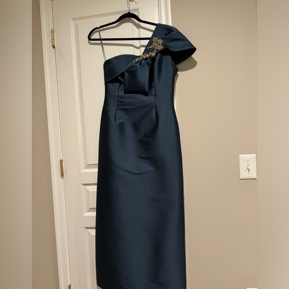 Stunning Mother of the bride or groom gown - Picture 8 of 12